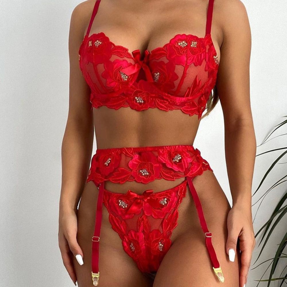Conjunto Perla de Encaje Bordado Rojo, 3 Piezas - vista lateral